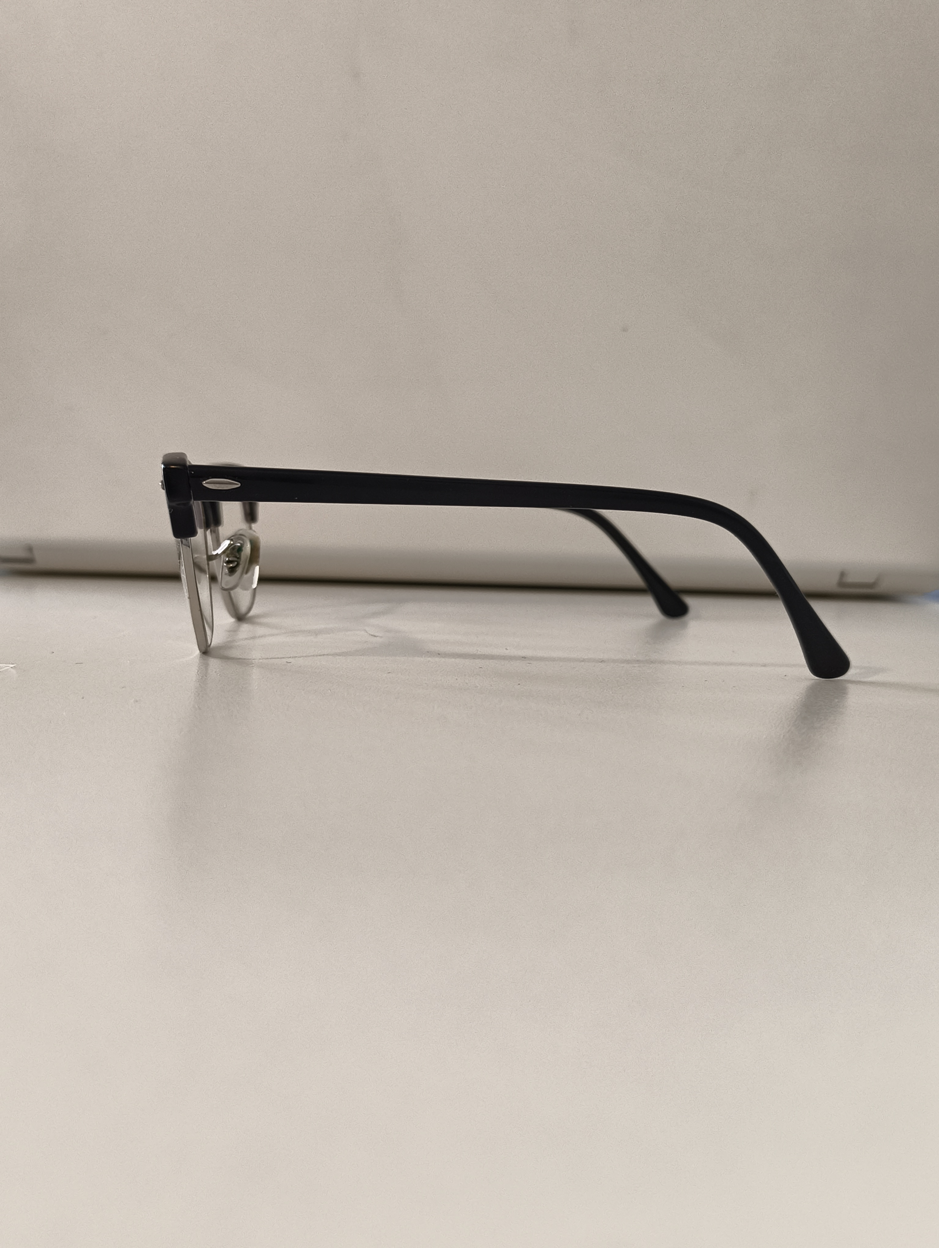 Diagram showing glasses frame stampings
